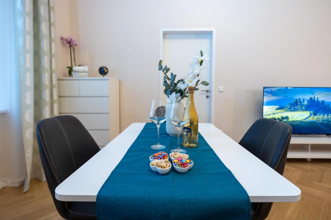 Charming Apartment Near Prater Wenen Buitenkant foto
