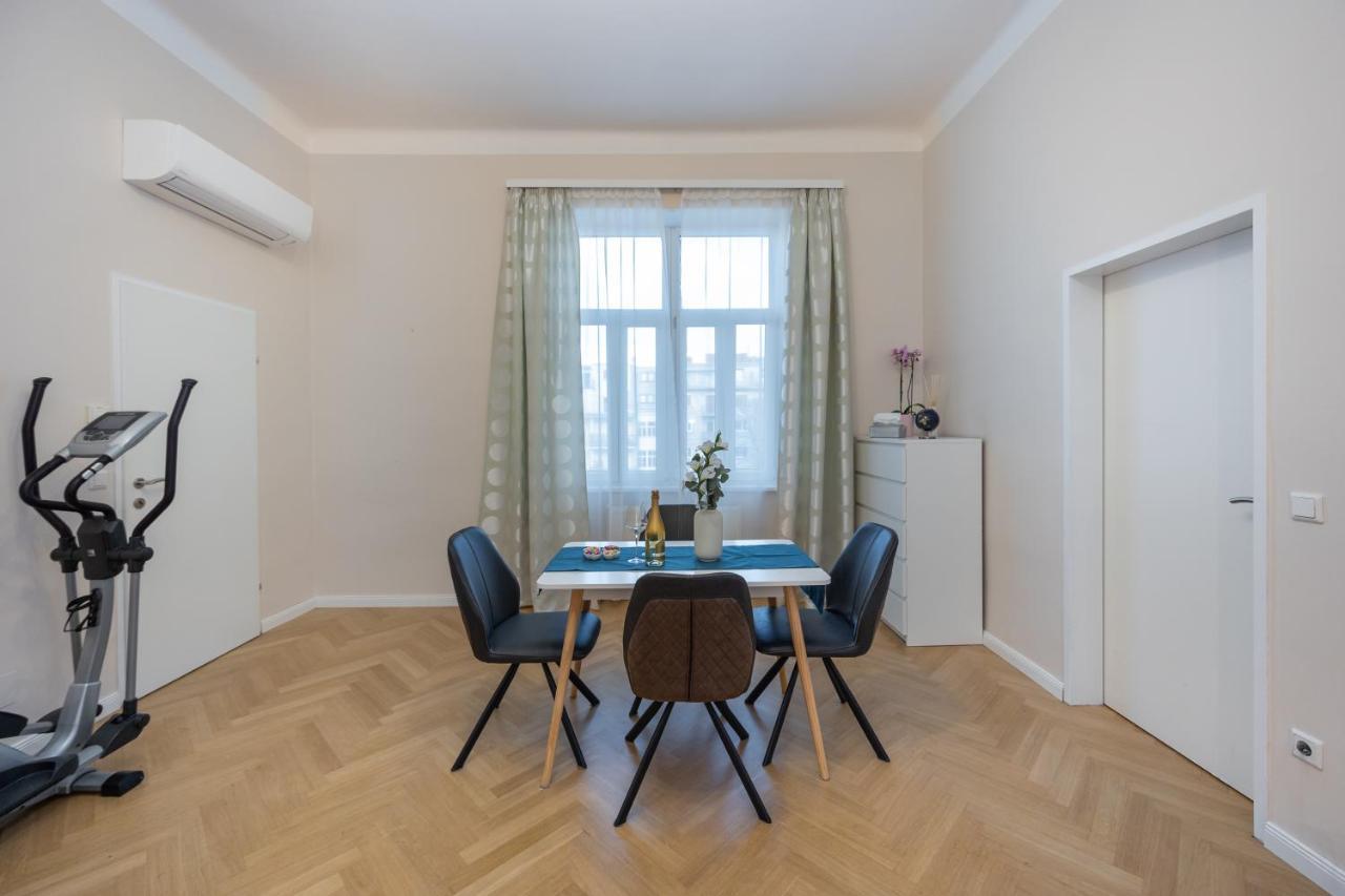 Charming Apartment Near Prater Wenen Buitenkant foto