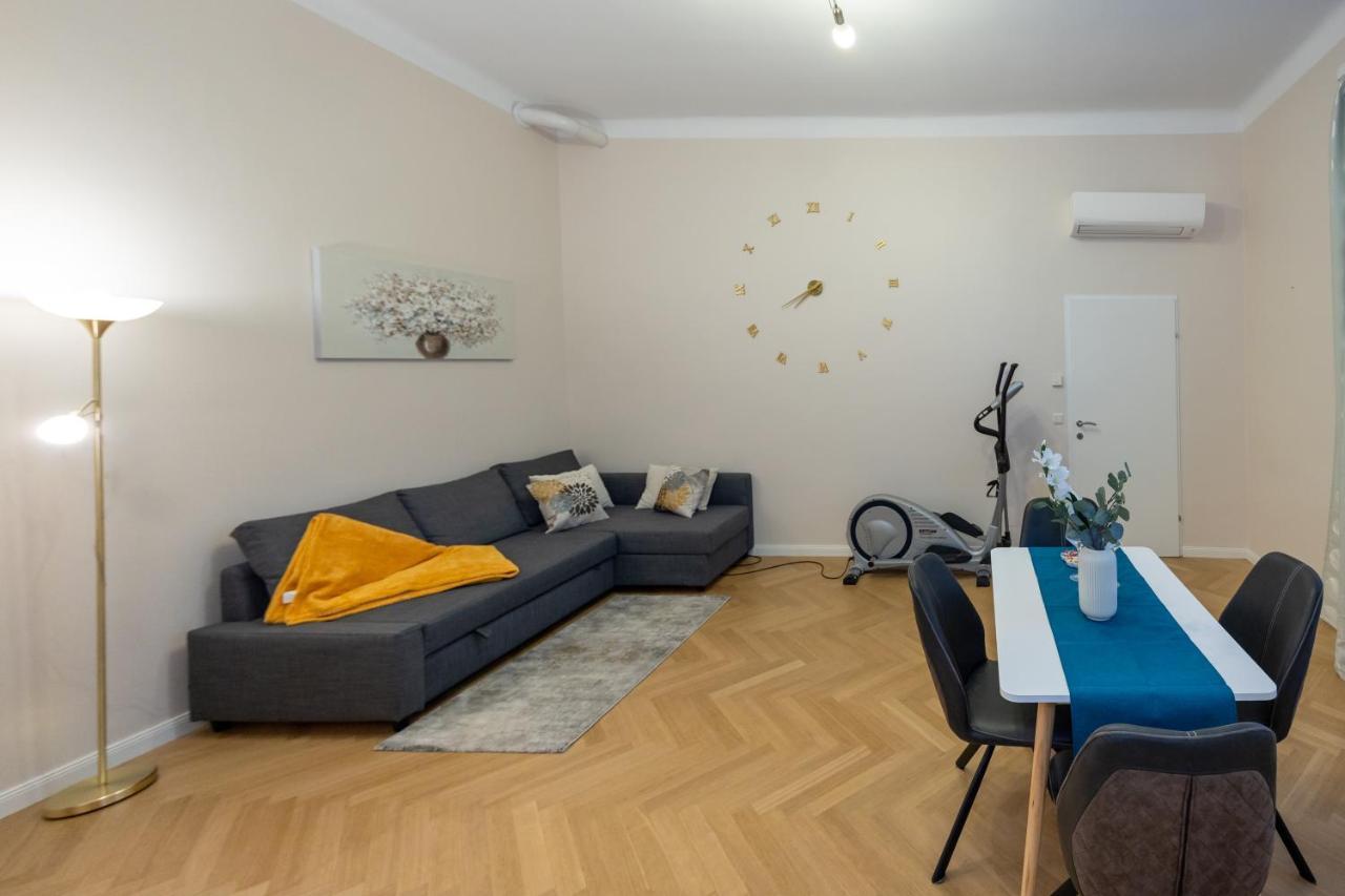 Charming Apartment Near Prater Wenen Buitenkant foto